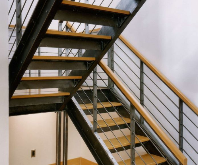 Металлические лестницы на второй этаж своими руками, фото