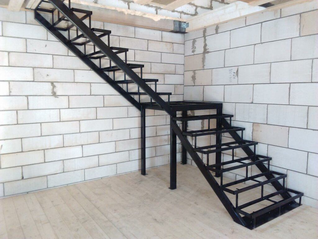 Металлические лестницы на второй этаж в частном доме - цены