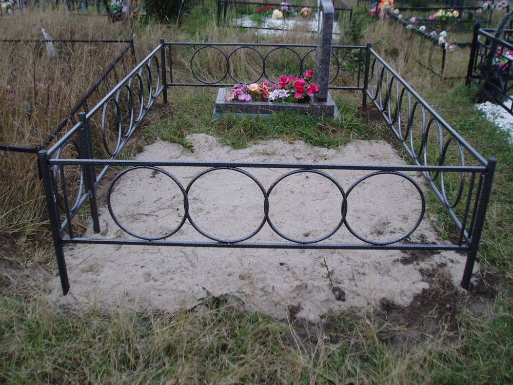 Изготовление оградки на могилу Ауди 400 мм