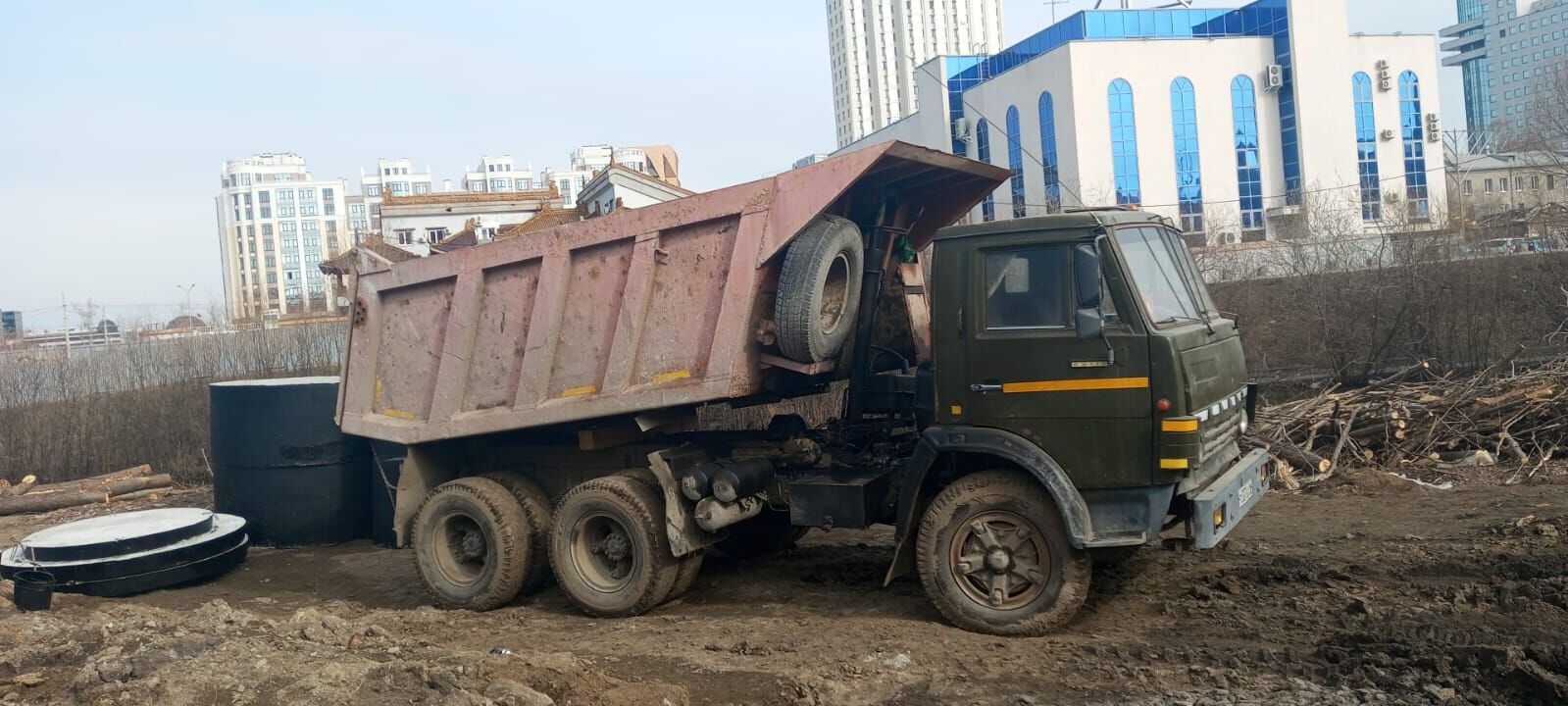 Аренда самосвала 15 тонн, цена в Екатеринбурге от компании «ТТ ЛОГИСТИК»