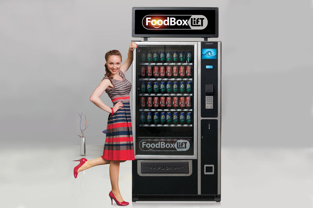Торговые автоматы б. Вендинговый аппарат Unicum foodbox. Снековый автомат Unicum foodbox. Снековый автомат foodbox Lift Touch. Торговый автомат foodbox Lift.