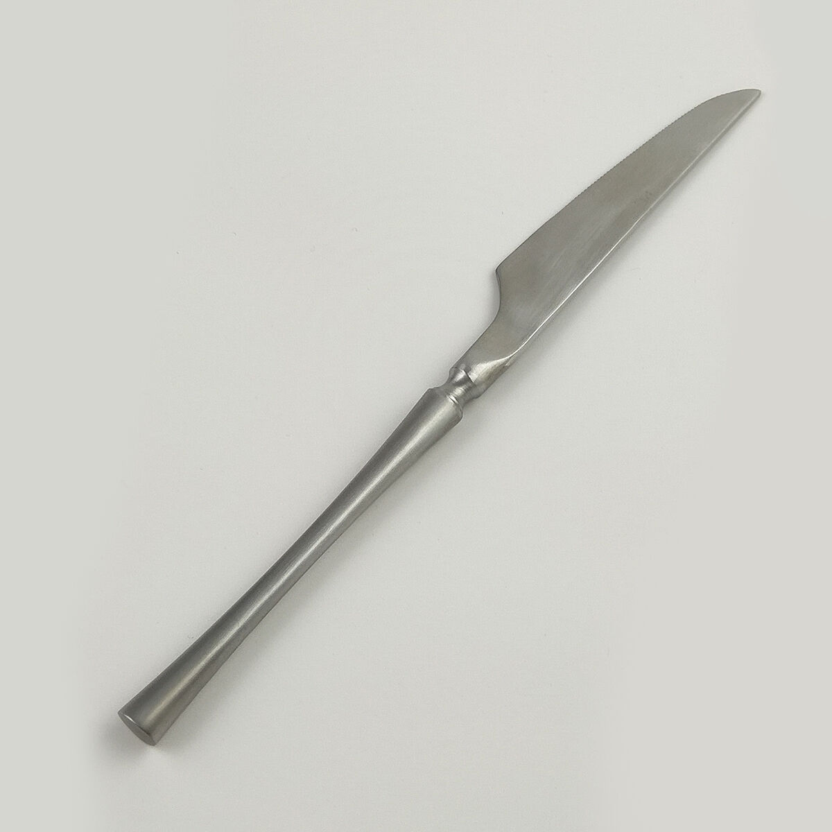 Нож столовый, серебряный матовый цвет, серия "1920-Silver" P.L.