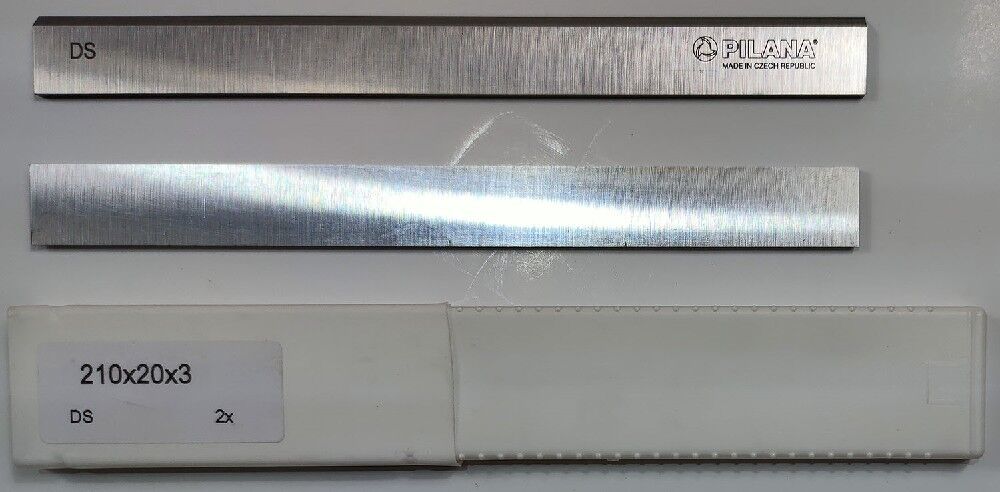 Нож строгальный "Pilana" DS 210х20х3 Чехия