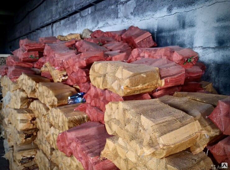 Дрова берёзовые сухие колотые в сетках 60 л. купить от 230 руб./мешок в ...